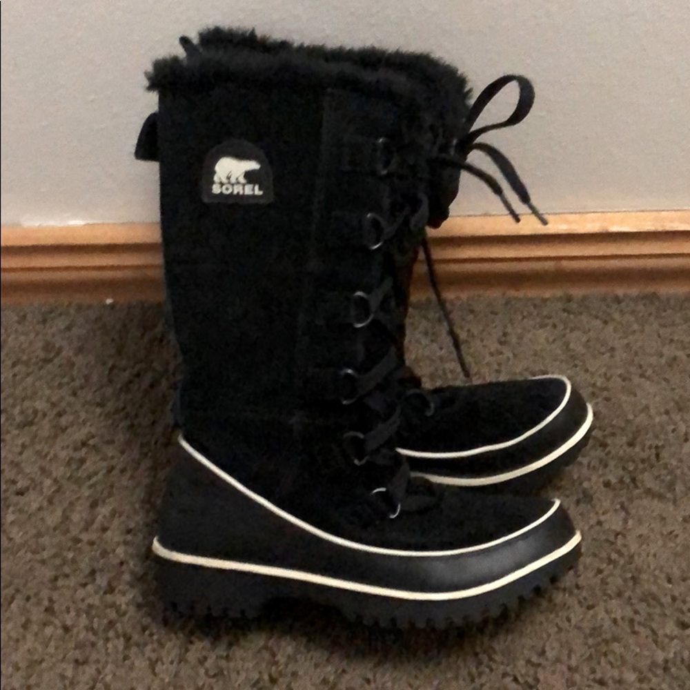 COPY - Sorel size 6 snow boots!